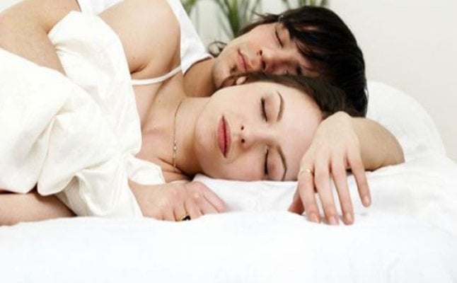 هذا ما يفكر فيه الزوج عندما يراك في ثياب النوم!