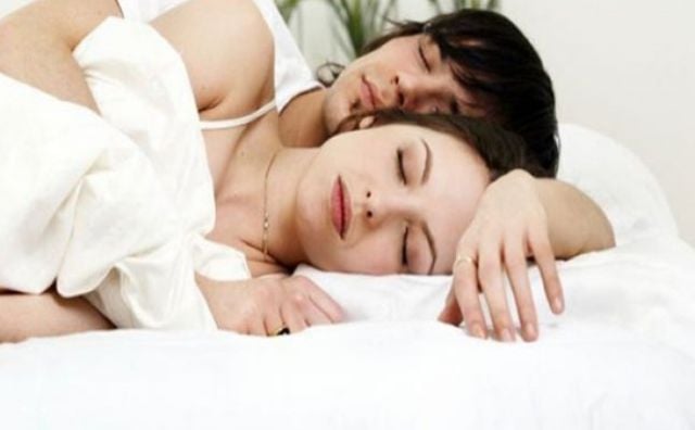 هذا ما يفكر فيه الزوج عندما يراك في ثياب النوم!