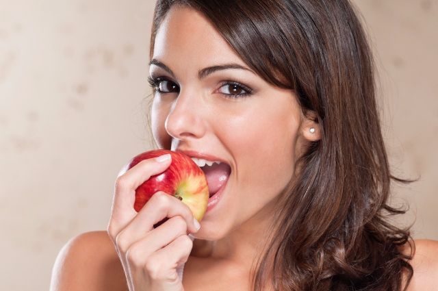 هل تأكلين الفاكهة بعد الطعام؟ لا ترتكبي هذا الخطأ بعد اليوم