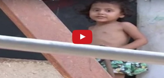 بالفيديو - زوجان لبنانيان يرميان أطفالهما في الشارع ويهربان!