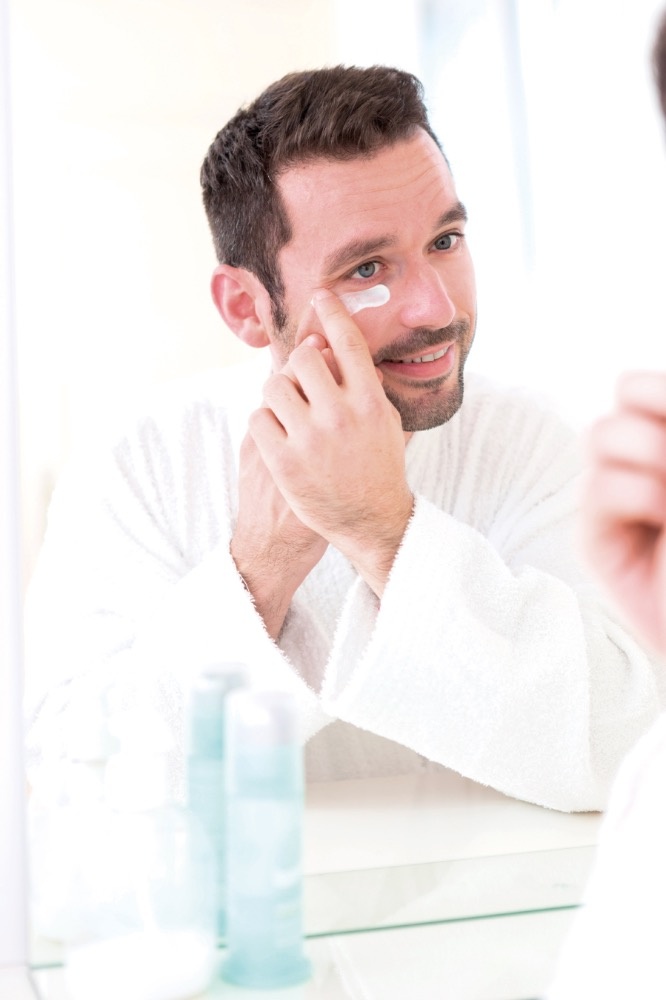 هكذا تخفي عيوب بشرتك