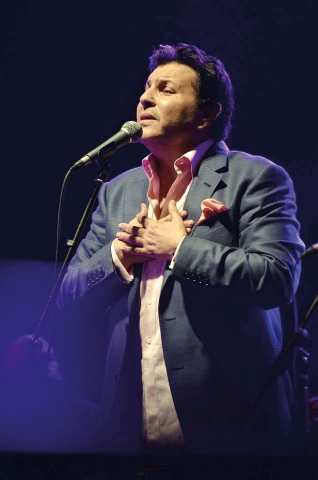  هاني شاكر يواصل تألقه
