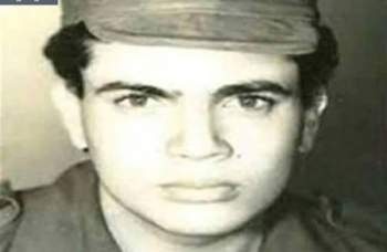 بالصور - هذا عمرو دياب أثناء الخدمة العسكرية.. شاهدوا هاني شاكر وكاظم الساهر!