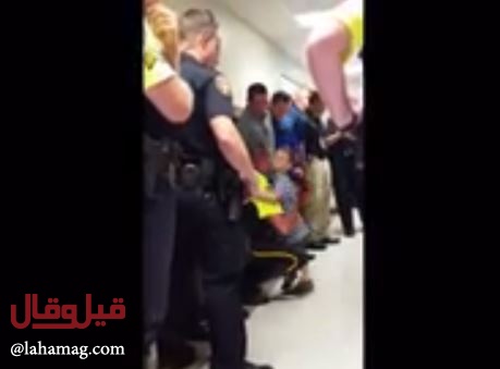 فيديو مؤثر - مفاجأة ضباط شرطة لطفل فقد والده قبل دخوله المدرسة..