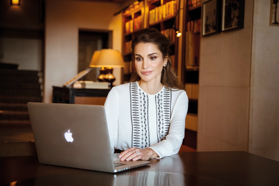 في عيد ميلادها الملكة رانيا إنجازات مستمرّة وابتسامات وأمل