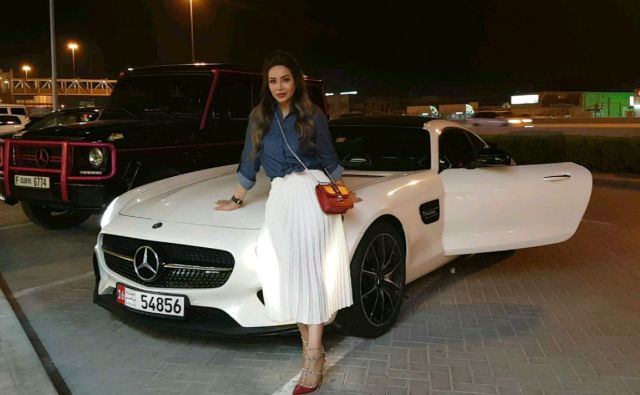 لجين عمران تتلقى سيارة فخمة هدية؛ فكم يبلغ ثمنها؟