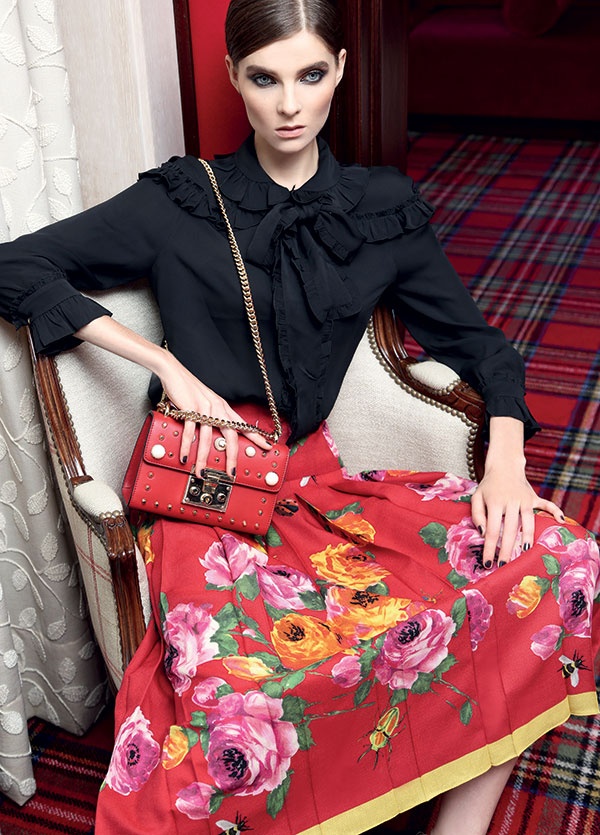 أحمر وأسود... اللقاء