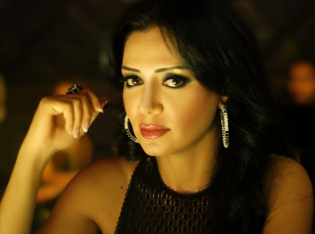 الكشف عن حقيقة إنفصال رانيا يوسف عن زوجها!