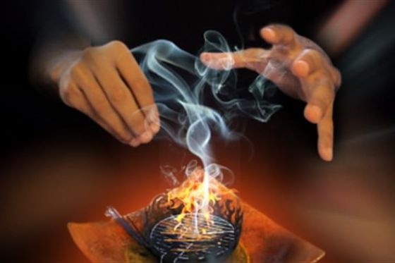 قضية في المحاكم وجدل بين علماء الدين: زوجي مدمن للسحر!