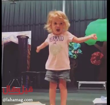 بالفيديو - لا تفوتوها.. طفلة تغني اوبرا وتقلد بافاروتي بطريقتها الخاصة