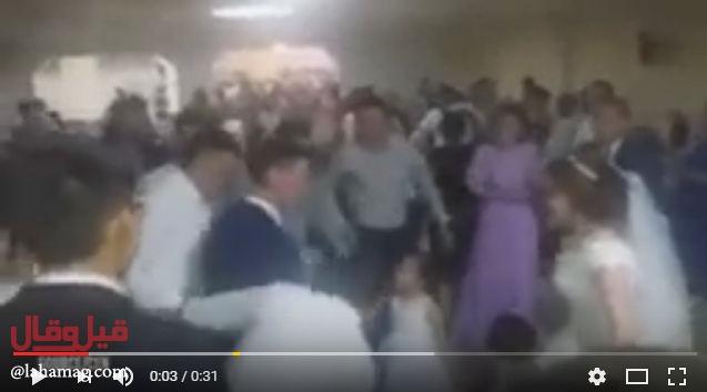 بالفيديو - شاهدوا مفاجأة غير متوقعة ومحرجة لعريس من اصدقائه..