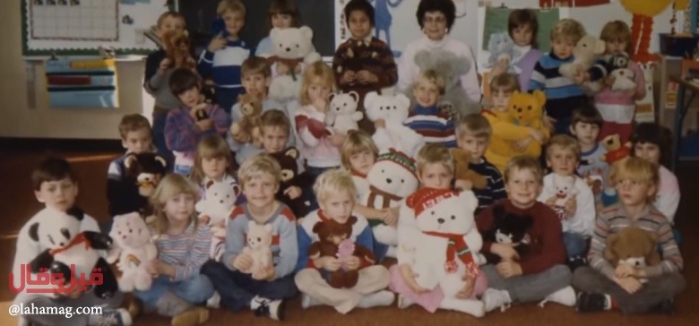 بعد مرور اكثر من 20 عاماً.. لن تصدّقوا ماذا كشفت هذه المعلّمة في صورة تلاميذها في الروضة.. اليكم التفاصيل