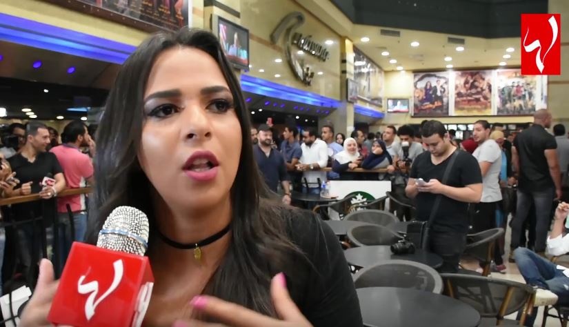 ماذا قالت إيمي سمير غانم لـ كاميرا لها عن منافستها لشقيقتها دنيا وما الحوار الذي دار بينهما؟