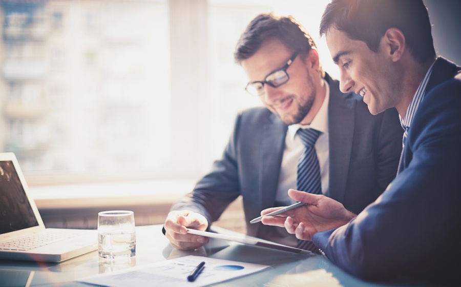 بهذه الخطوات تجعل عطرك يدوم طويلاً