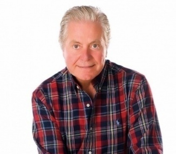 خاص لها– طليقة حسين فهمي تدافع عنه... ماذا قالت؟