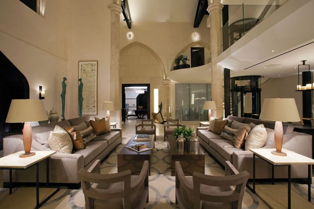 جلسة الصالون تعكس حساسية فائقة في التعامل مع طابع المكان