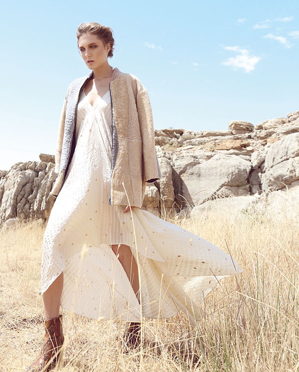 بالصور- موضة بألوان ترابية تتماشى مع رغبة في الهروب من المدينة