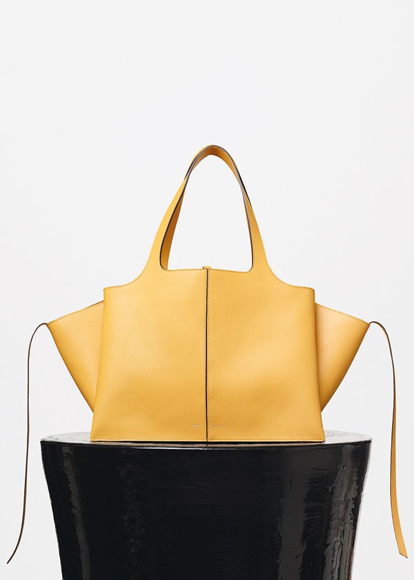 أهلاً بالحقيبة الجديدة Tri-fold من Celine