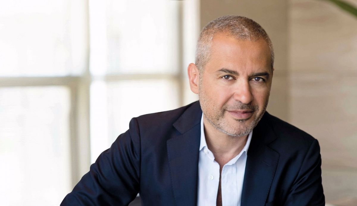 المصمّم اللبنانيّ العالمي ELIE SAAB يتحدّث للمرة الأولى عن أولاده في مقابلة حصرية مع لها !