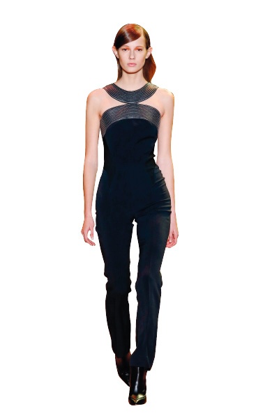 Thierry Mugler - الأسود:
سيد الألوان يعكس حبكِ للسلطة وغموض شخصيتكِ، دائماً تختارين الأناقة عنواناً لكِ، والحزم هو شعارك.