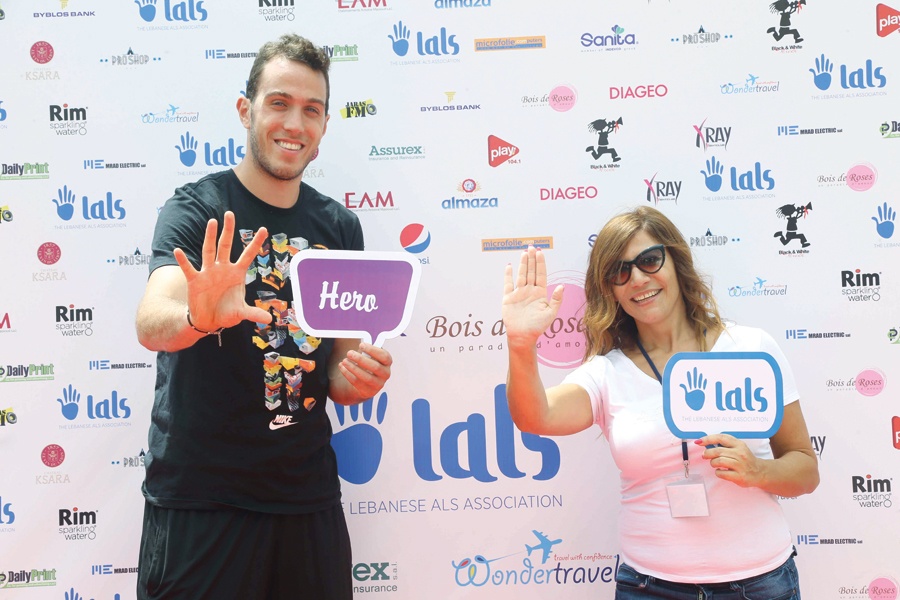 «تحدي الثلج مع النجوم» دعماً لجمعية LALS