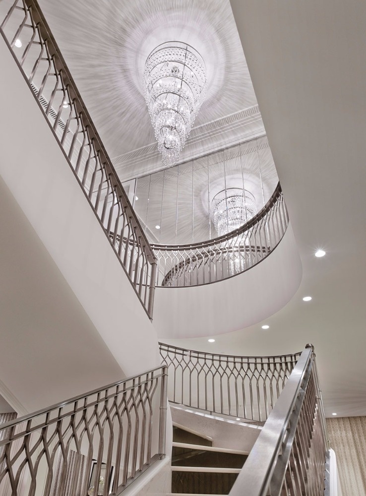 في ضاحية موسكو الراقية منزل تجاوز القواعد والمعايير... باحترام شديد!