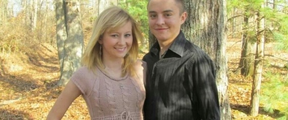 لأصحاب القلوب القوية- رغم مرضهما قرّرا الزواج غير آبهين بصحتهما.. اليكم قصّتهما المأساوية والمؤثّرة...