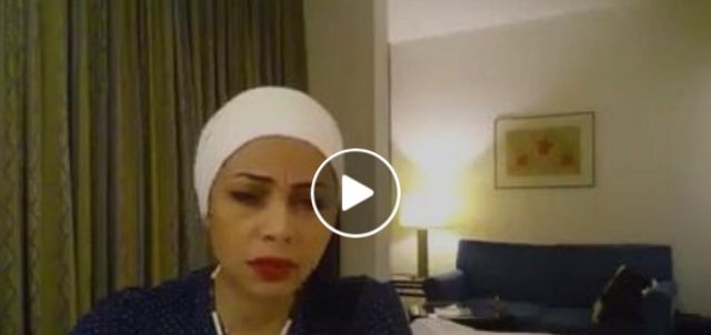 بالفيديو - مصرية تشعل المواقع... لأنجلينا جولي: يا خطافة الرجالة ما حطيتلوش روج ليه؟!