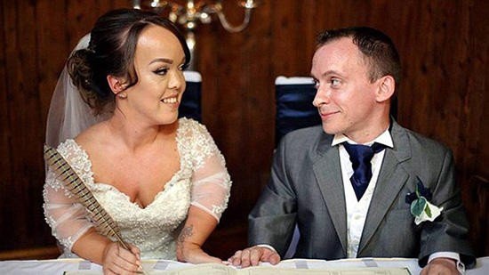 بالصور - زواج أسطوري لأقزام يشعل مواقع التواصل..