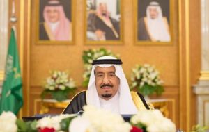 السعودية تخفّض الرواتب وتصدر أربعة أوامر ملكية... إليكم التفاصيل