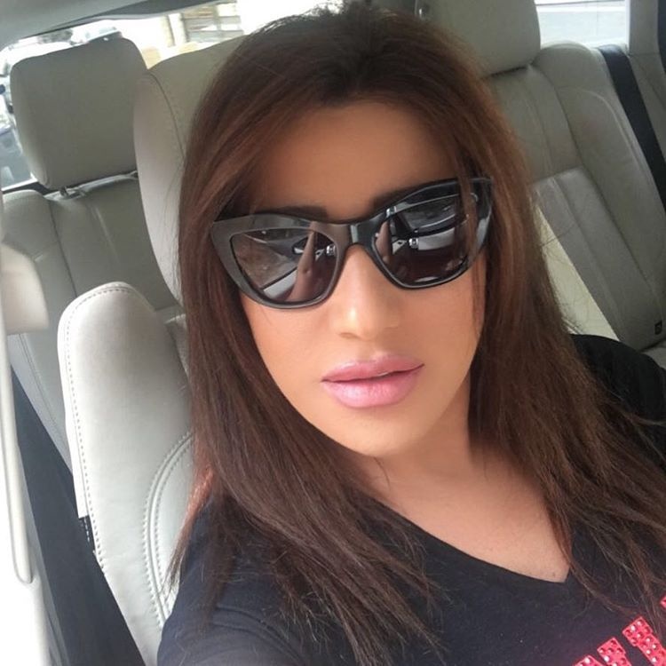 ما هي حيلة القلم الأبيض التي تمنحك شفتين ممتلئتين كشفتي نجوى كرم؟