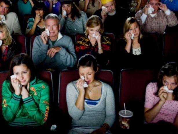 أكثروا من مشاهدة الافلام الحزينة.. لهذه الأسباب!