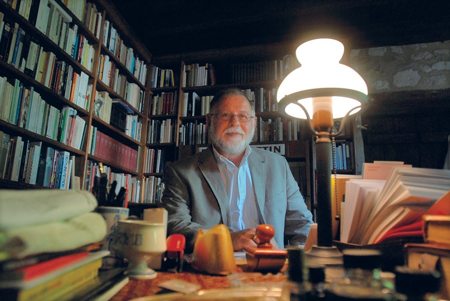 كتابان بالعربية عن دار الساقي ألبرتو مانغويل بين سرّ الكلمة وسحر الكاميرا