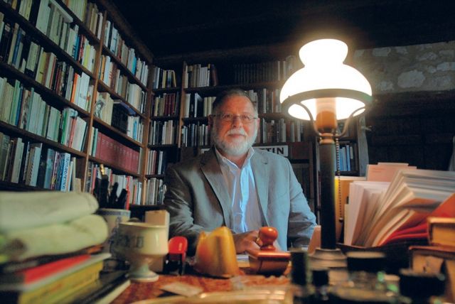 كتابان بالعربية عن دار الساقي ألبرتو مانغويل بين سرّ الكلمة وسحر الكاميرا