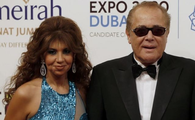 بالفيديو - زوجة محمود عبد العزيز تتحدث للمرة الاولى عن وضعه الصحي