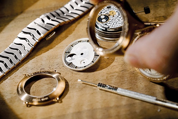 مجموعة ساعات La Maison Ebel من EBEL