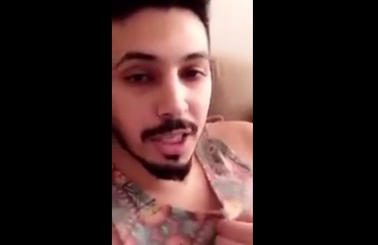 فيديو لشاب يتعدى على حرمة الفتيات السعوديات تغضب مواقع التواصل.. ماذا قال؟