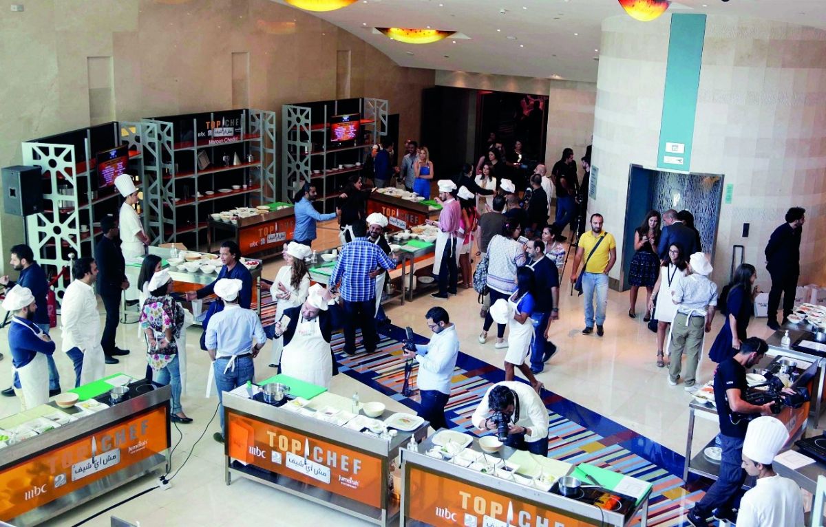 من عالم الصحافة إلى المطبخ صحافيون يختبرون الطهو في Top Chef