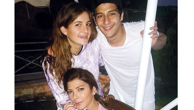 قضية أبناء «أصالة» تثير جدلاً دينياً: هل يجوز للأبناء نسب أنفسهم إلى أب بديل؟