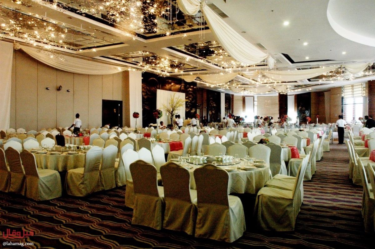 ثري سعودي يوظف 50 شاباً والوظيفة مُضحكة ومُثيرة للدهشة