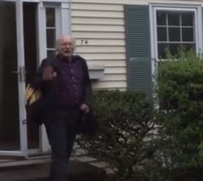 بالفيديو- ماذا فعل هذا العالم بعد ابلاغه بفوزه بجائزة نوبل... ستدهشون من ردّ فعله؟؟