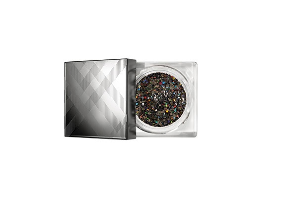 Burberry Runway Make-Up إطلالة مستوحاة من عروض الأزياء