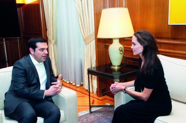 في لقاء مع رئيس الوزراء اليوناني ألكسيس تسيبراس في أثينا، اليونان، في 16 مارس 2016