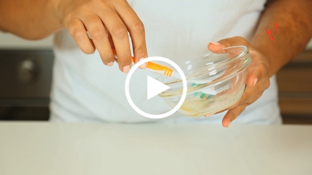 بالفيديو - تعلّمي تكبير الشفاه بطريقة سهلة