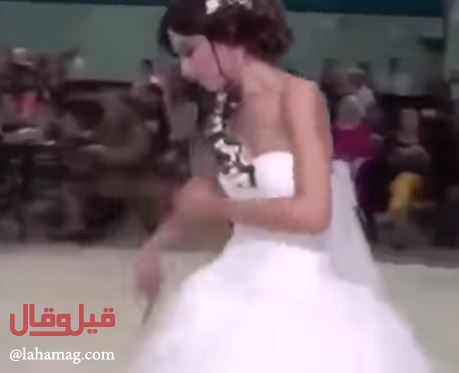 بالفيديو - عروس تركية بأغرب رقصة في حفل زفافها.. شاهدوا ماذا فعلت!