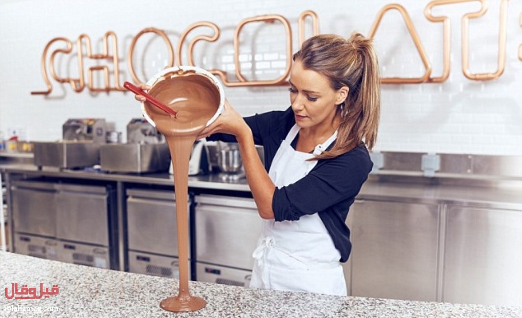 مليون جنيه استرليني للتأمين على لسان فتاة والسبب تذوّقها الشوكولاته