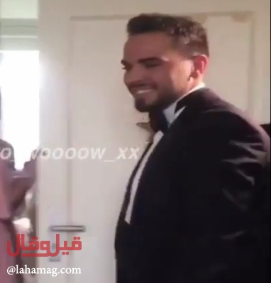 فيديو رومانسي ومؤثّر- شاهدوا ماذا فعل هذا العريس ما إن رأى عروسه بفستان الزفاف!!