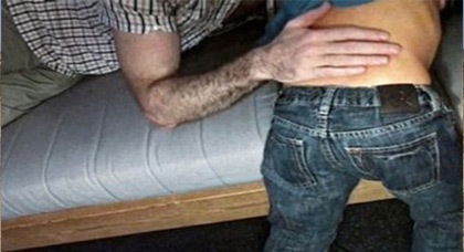 بالتفاصيل.. إمام مسجد في الإمارات يعترف بهتك عرض طفل 4 مرات أثناء تحفيظه القرآن!