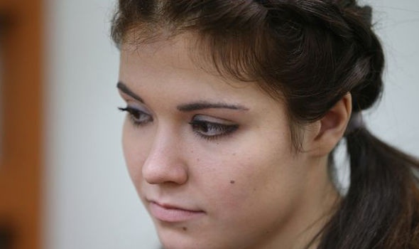 بالصور - روسية تُبرّئ نفسها من تهمة الانضمام لداعش بملابسها الداخلية.. إليكم القصة الغريبة!