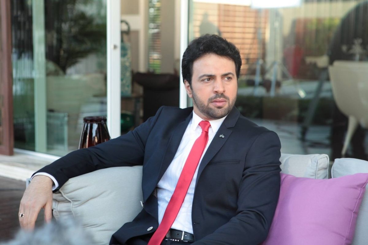 بالصور - لن تصدقوا كيف كان تيم حسن في طفولته!